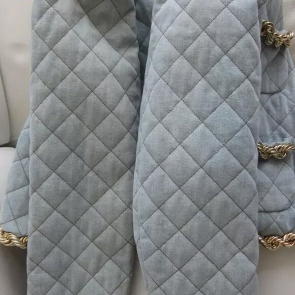 MOSCHINO COUTURE LIGHT WASH FADED DENIM QUILT GOLD CHAIN JACKET IT44 USA 10 - Picture 10 of 15